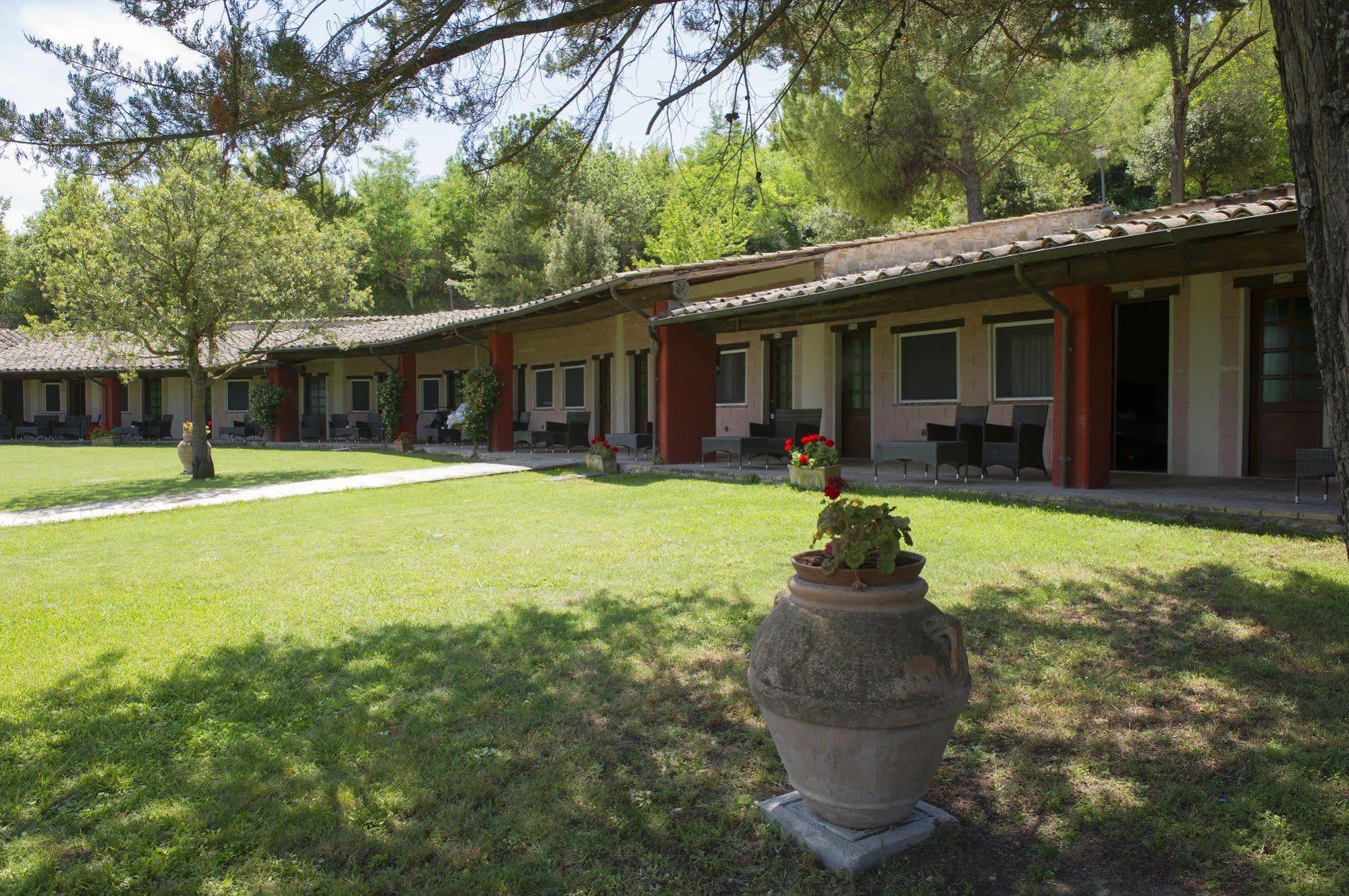 Hotel Il Poggio Dei Pettirossi à Bevagna Extérieur photo