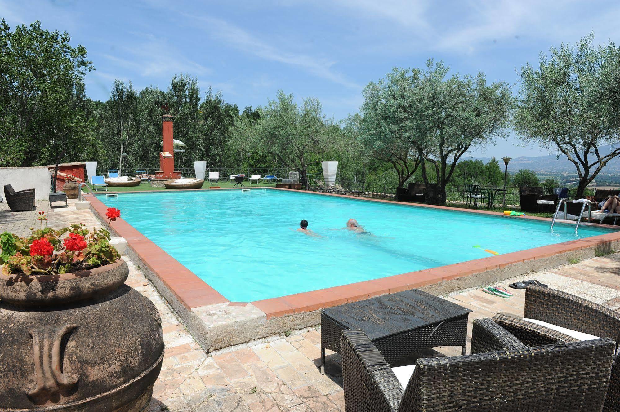 Hotel Il Poggio Dei Pettirossi à Bevagna Extérieur photo
